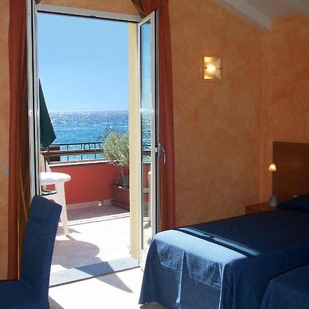 Acqua Di Mare Bed & Breakfast Bordighera Dış mekan fotoğraf