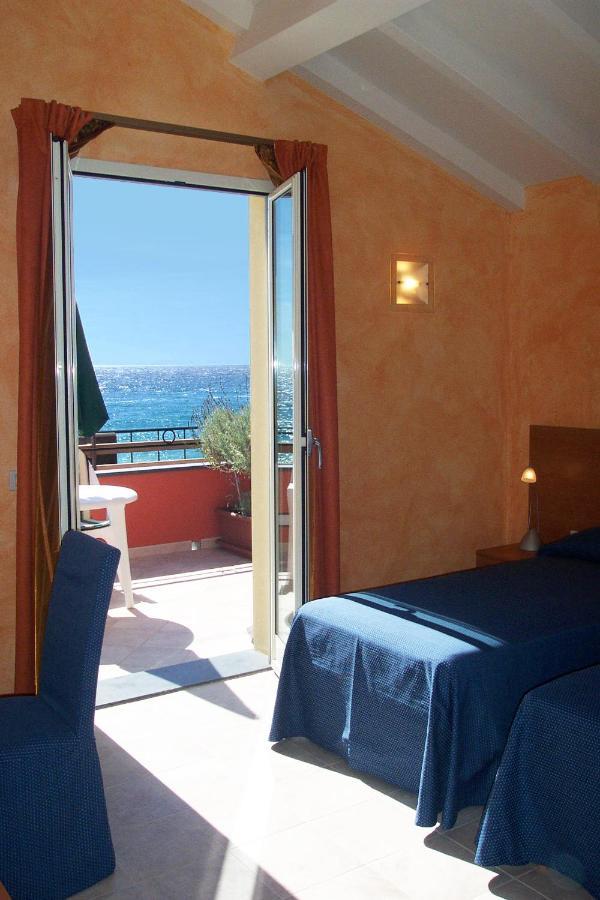 Acqua Di Mare Bed & Breakfast Bordighera Dış mekan fotoğraf
